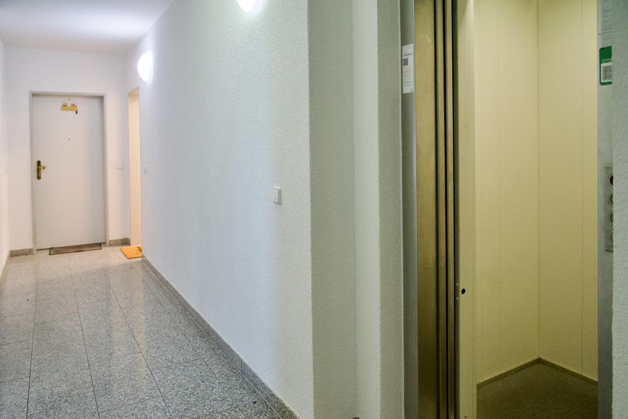 Edler Wohnraum Luxurioeses Apartment Mit Balkon, Boxspringbett, Kaffeevollautomat, Lift & Parkplatz เคมนิตซ์ ภายนอก รูปภาพ