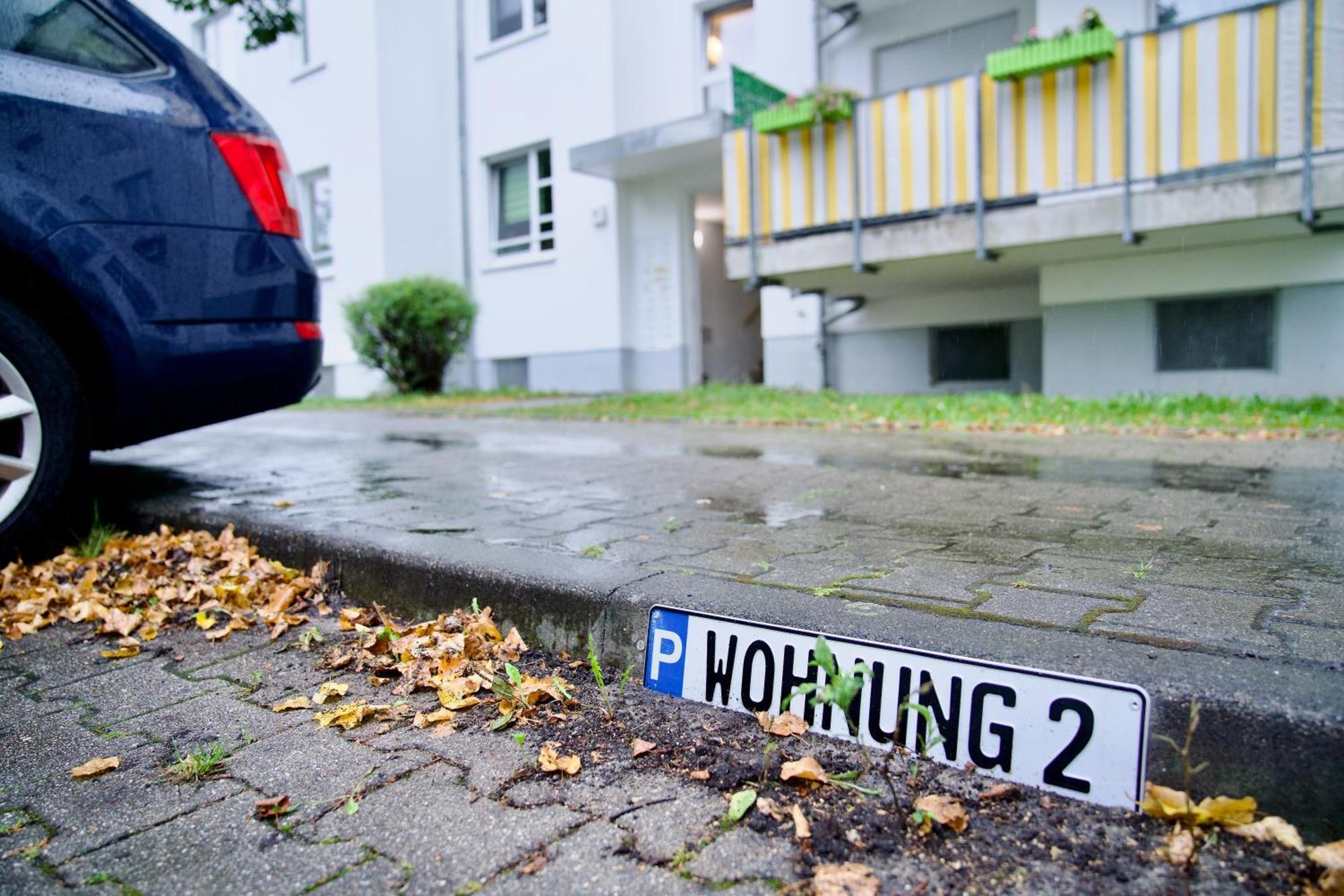 Edler Wohnraum Luxurioeses Apartment Mit Balkon, Boxspringbett, Kaffeevollautomat, Lift & Parkplatz เคมนิตซ์ ภายนอก รูปภาพ