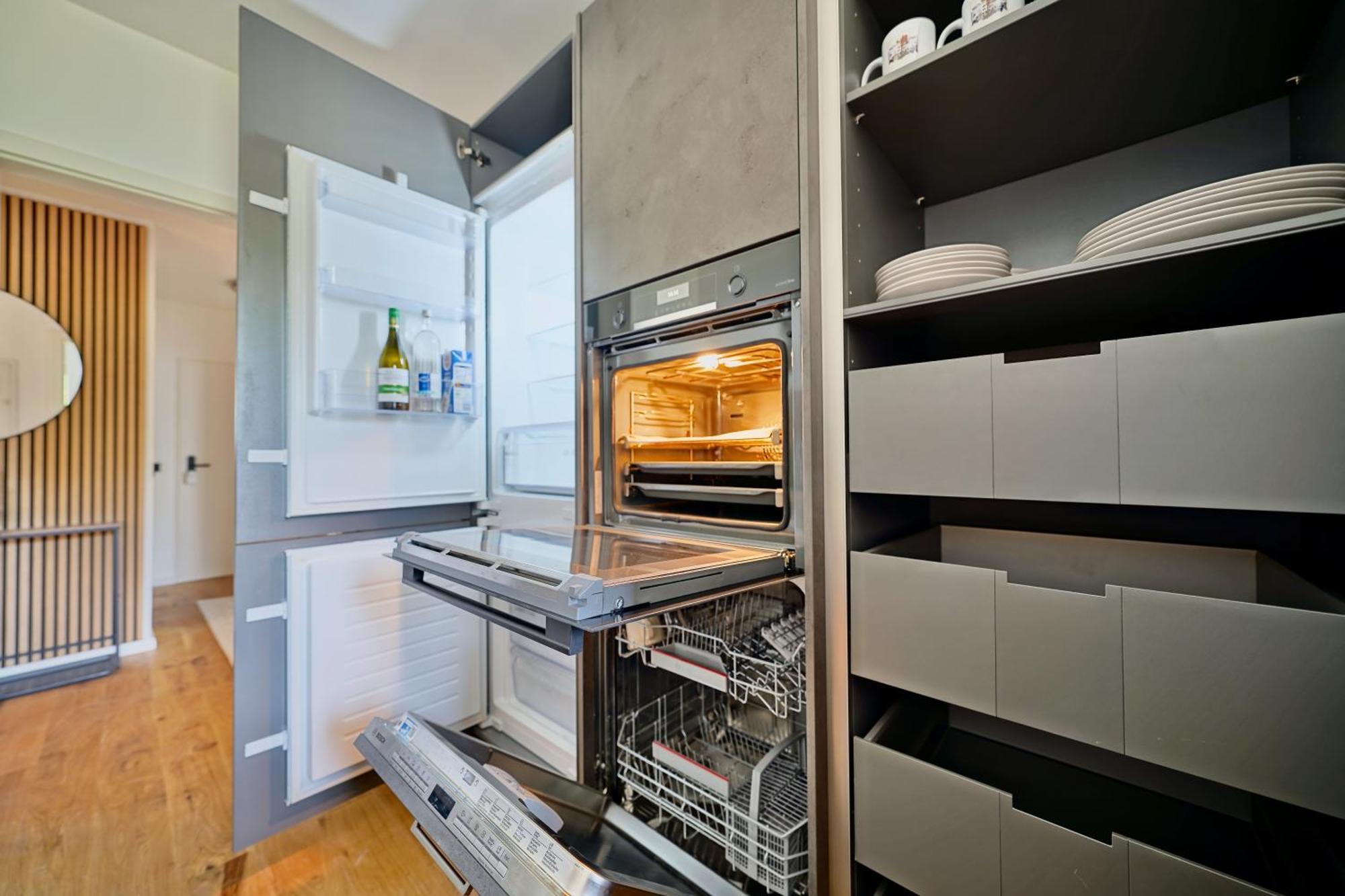 Edler Wohnraum Luxurioeses Apartment Mit Balkon, Boxspringbett, Kaffeevollautomat, Lift & Parkplatz เคมนิตซ์ ภายนอก รูปภาพ