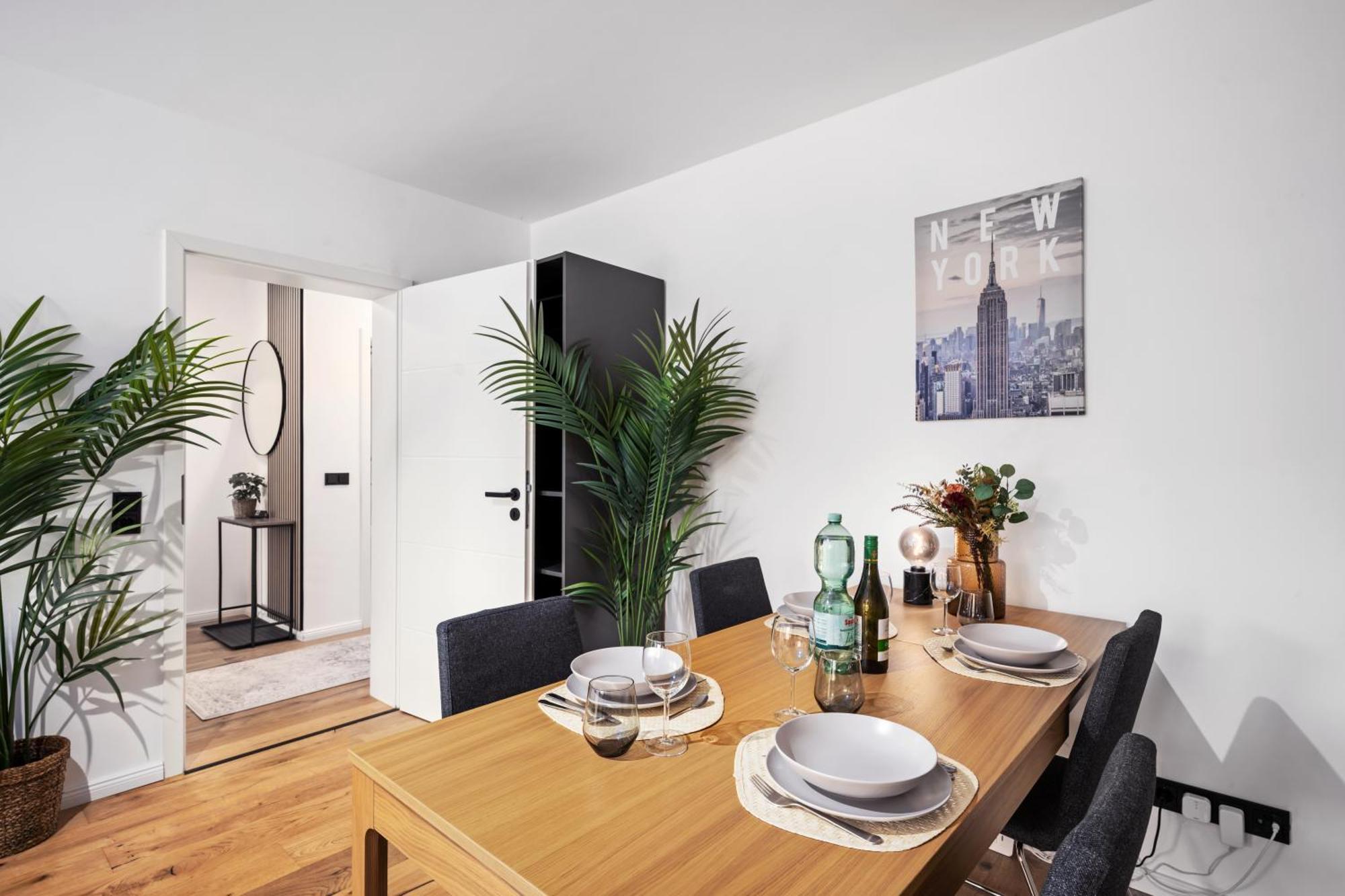 Edler Wohnraum Luxurioeses Apartment Mit Balkon, Boxspringbett, Kaffeevollautomat, Lift & Parkplatz เคมนิตซ์ ภายนอก รูปภาพ