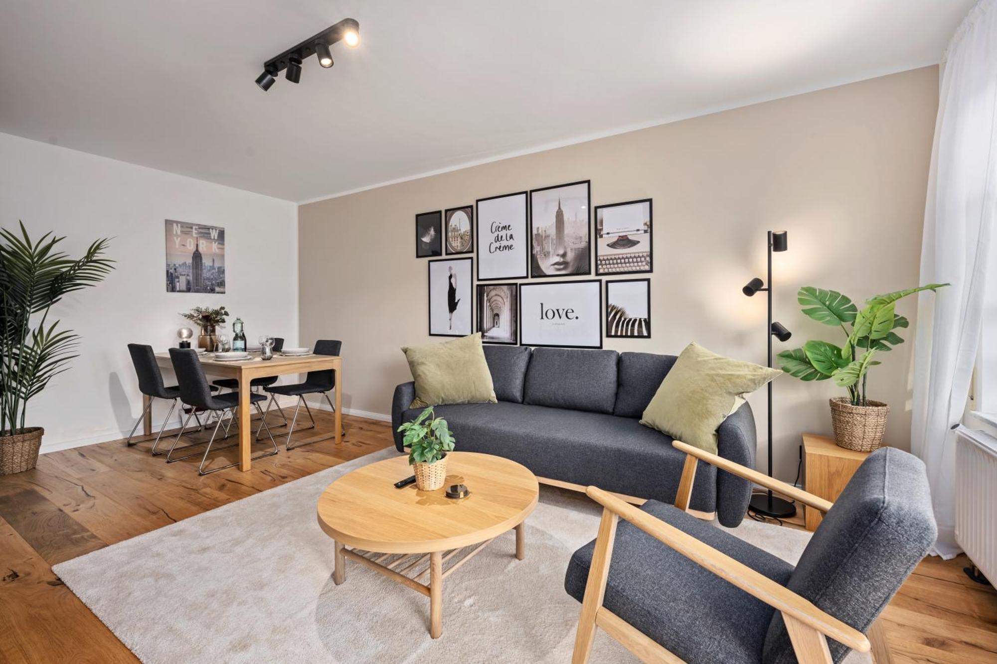 Edler Wohnraum Luxurioeses Apartment Mit Balkon, Boxspringbett, Kaffeevollautomat, Lift & Parkplatz เคมนิตซ์ ภายนอก รูปภาพ